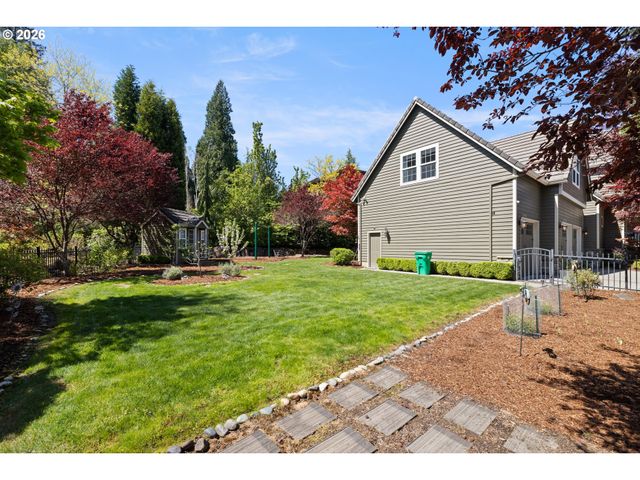 2633 Se VISTA Way, Gresham, OR 97080