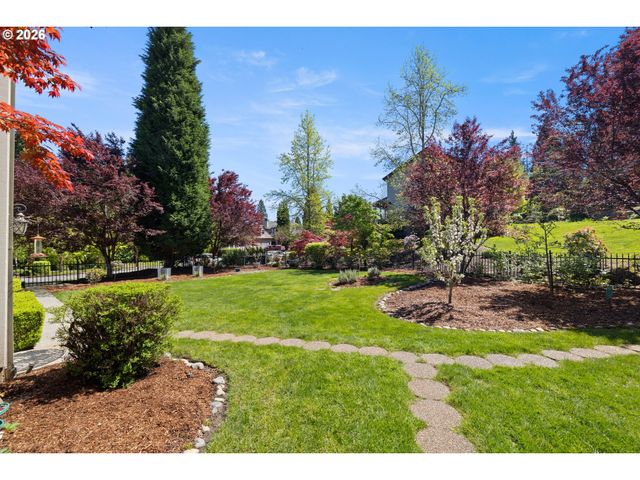 2633 Se VISTA Way, Gresham, OR 97080