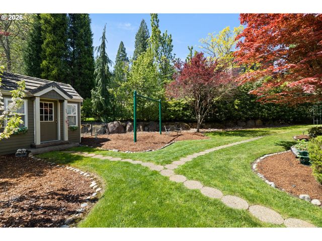 2633 Se VISTA Way, Gresham, OR 97080