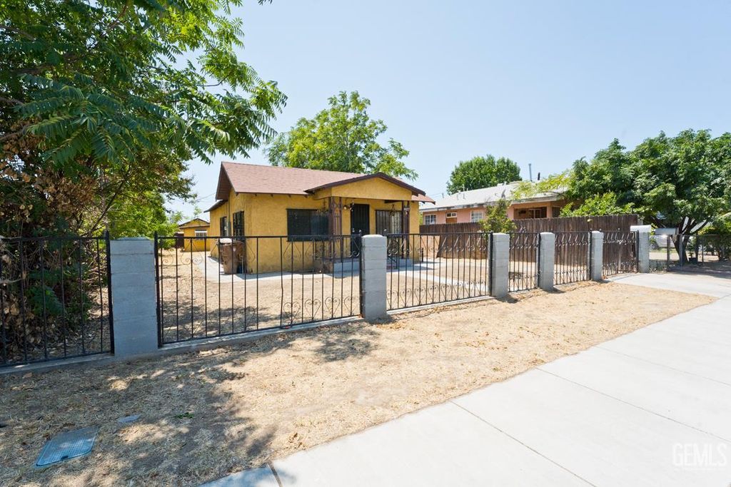 407 Alpine Street, Bakersfield, CA 93305