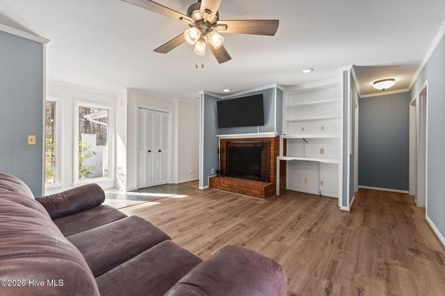 10 Fairway Drive, Whispering Pines, NC 28327