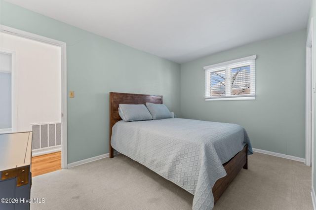 10 Fairway Drive, Whispering Pines, NC 28327