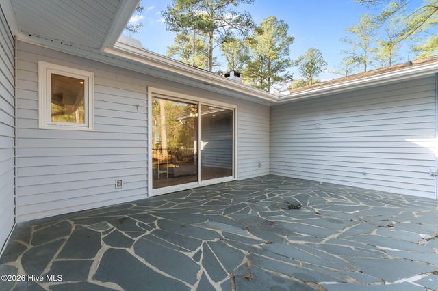 10 Fairway Drive, Whispering Pines, NC 28327