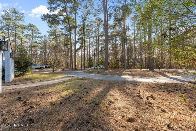 10 Fairway Drive, Whispering Pines, NC 28327