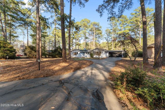 10 Fairway Drive, Whispering Pines, NC 28327