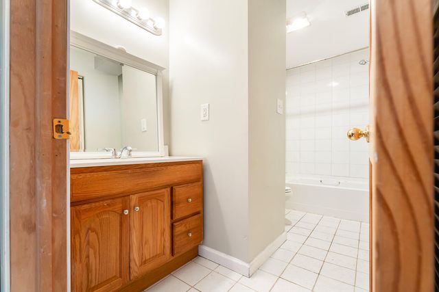 5040 Walsh Avenue, East Chicago, IN 46312
