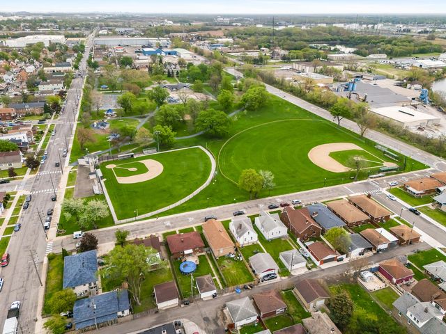 5040 Walsh Avenue, East Chicago, IN 46312