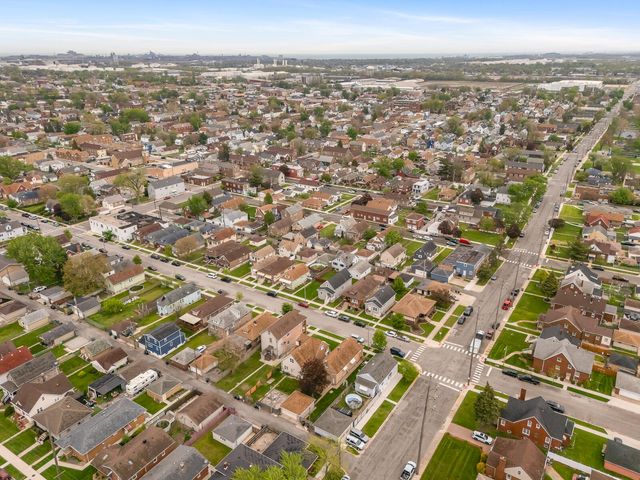 5040 Walsh Avenue, East Chicago, IN 46312