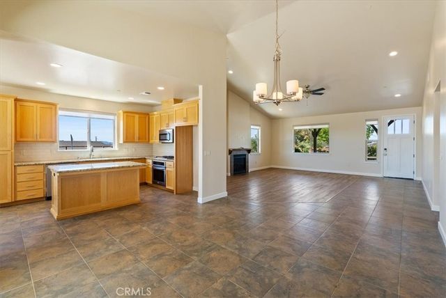 5880 Silverado Place, Paso Robles, CA 93446