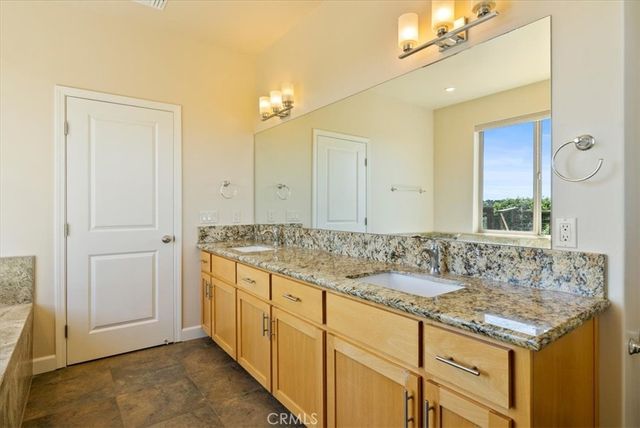 5880 Silverado Place, Paso Robles, CA 93446