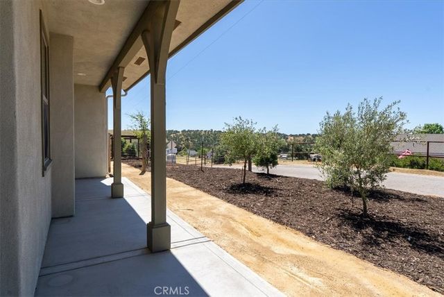 5880 Silverado Place, Paso Robles, CA 93446