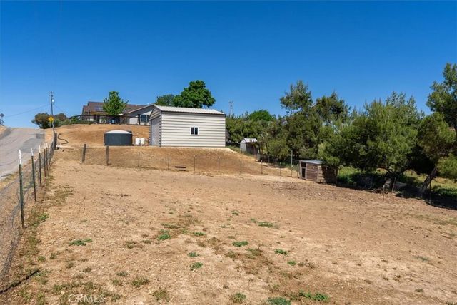 5880 Silverado Place, Paso Robles, CA 93446