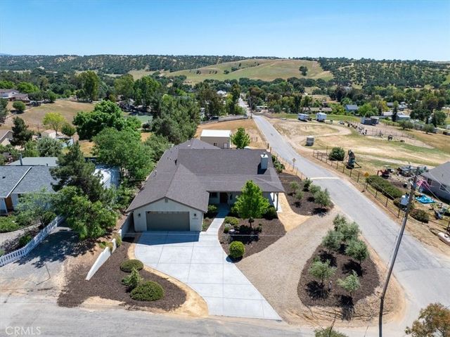 5880 Silverado Place, Paso Robles, CA 93446