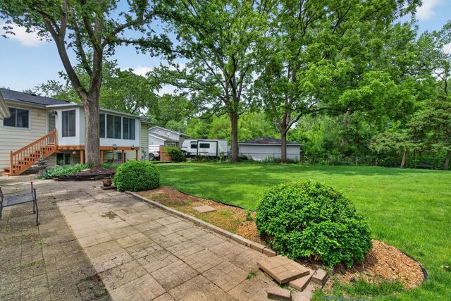 100 Shady Lane, Bolingbrook, IL 60440
