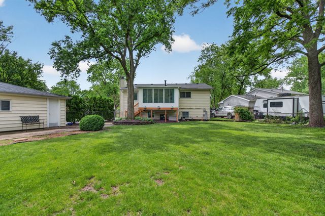 100 Shady Lane, Bolingbrook, IL 60440