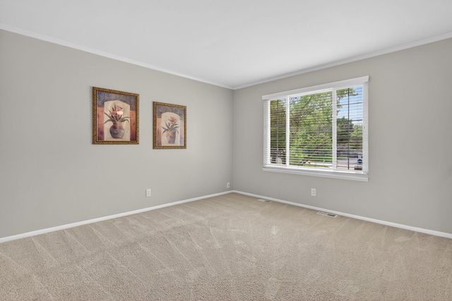 100 Shady Lane, Bolingbrook, IL 60440