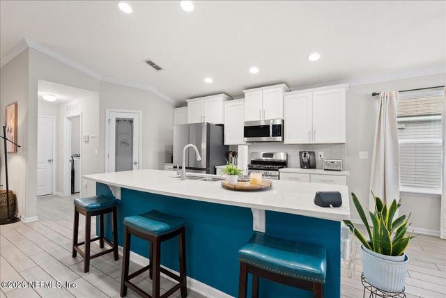 98 GLASGOW Drive, St. Johns, FL 32259