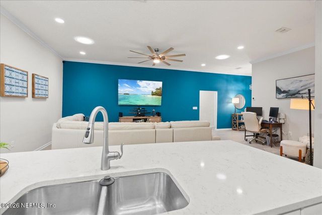 98 GLASGOW Drive, St. Johns, FL 32259