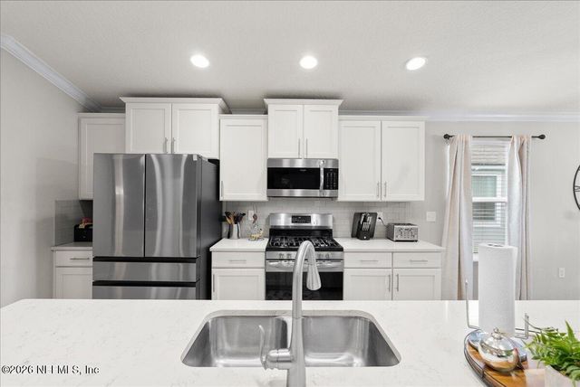 98 GLASGOW Drive, St. Johns, FL 32259