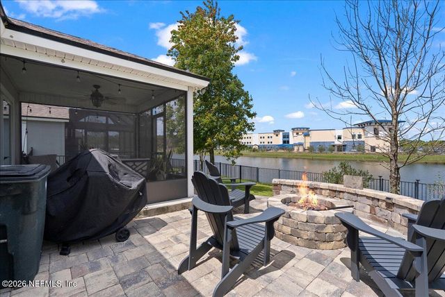 98 GLASGOW Drive, St. Johns, FL 32259