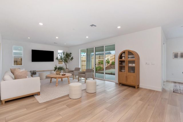 216 Vectra Ct, Roseville, CA 95747