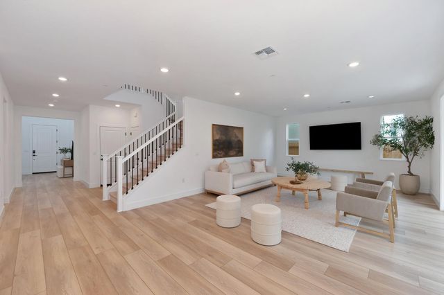 216 Vectra Ct, Roseville, CA 95747