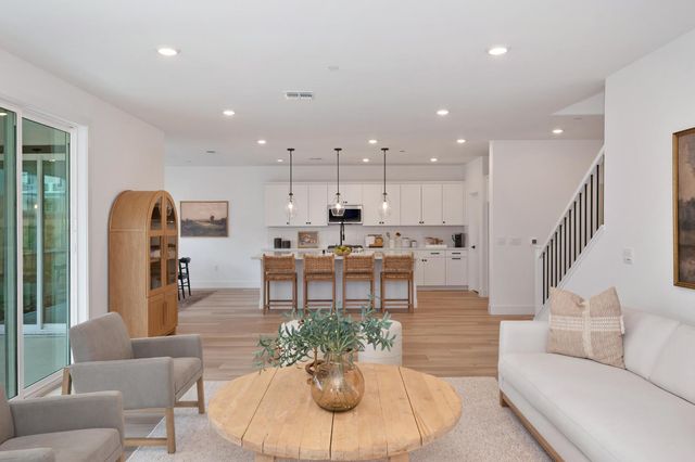 216 Vectra Ct, Roseville, CA 95747