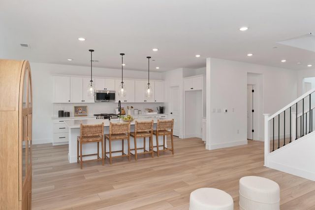 216 Vectra Ct, Roseville, CA 95747