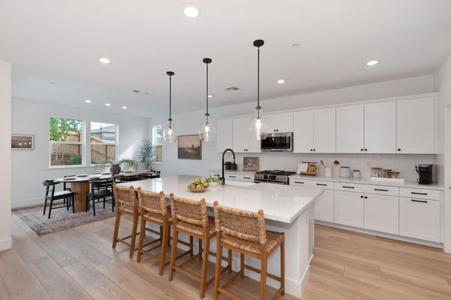 216 Vectra Ct, Roseville, CA 95747