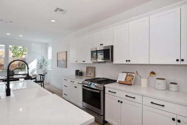 216 Vectra Ct, Roseville, CA 95747