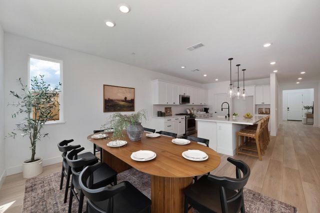 216 Vectra Ct, Roseville, CA 95747