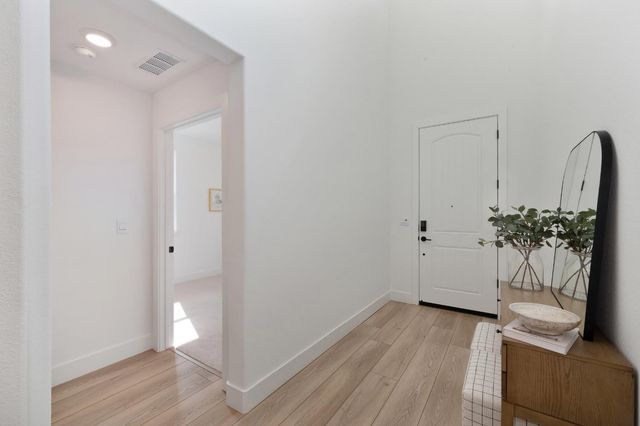 216 Vectra Ct, Roseville, CA 95747