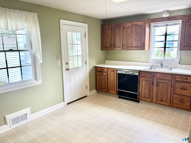 303 Cooper Hill Street, Manchester, CT 06040