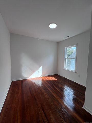 36 Vermont Street 3 Floor, Waterbury, CT 06704