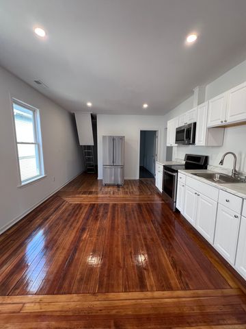 36 Vermont Street 3 Floor, Waterbury, CT 06704