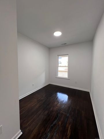 36 Vermont Street 3 Floor, Waterbury, CT 06704