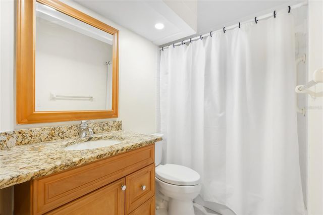 5590 GOLF POINTE DRIVE 5590, Sarasota, FL 34243