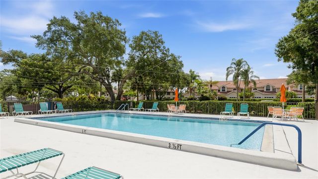 5590 GOLF POINTE DRIVE 5590, Sarasota, FL 34243