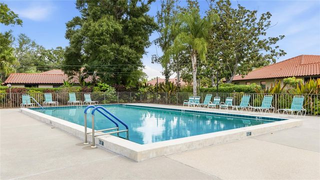 5590 GOLF POINTE DRIVE 5590, Sarasota, FL 34243