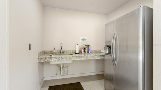 5590 GOLF POINTE DRIVE 5590, Sarasota, FL 34243