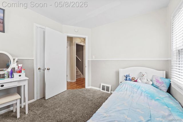 15737 Oceana Avenue, Allen Park, MI 48101