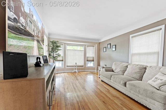 15737 Oceana Avenue, Allen Park, MI 48101