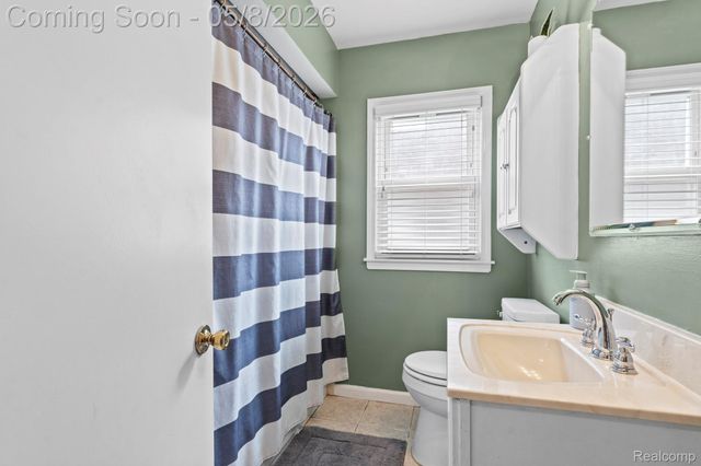 15737 Oceana Avenue, Allen Park, MI 48101
