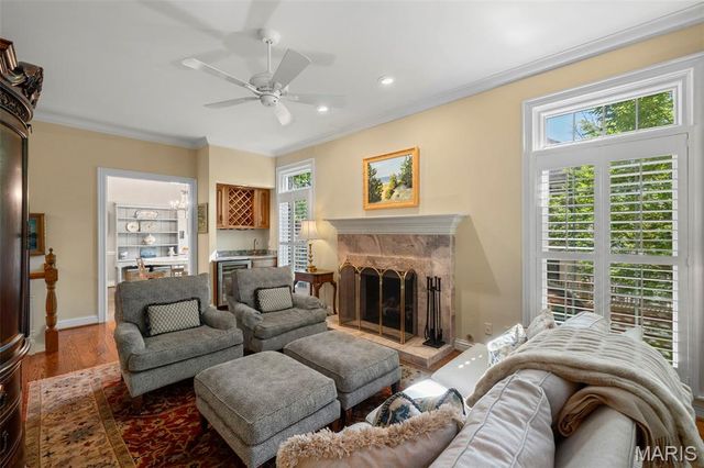 166 N Central Avenue, Clayton, MO 63105