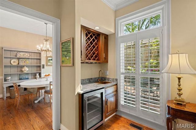 166 N Central Avenue, Clayton, MO 63105