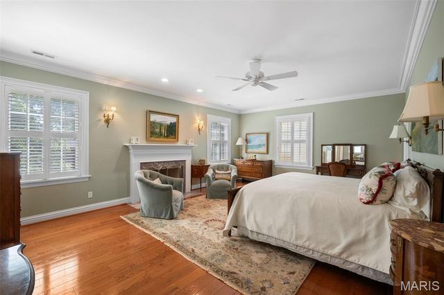 166 N Central Avenue, Clayton, MO 63105