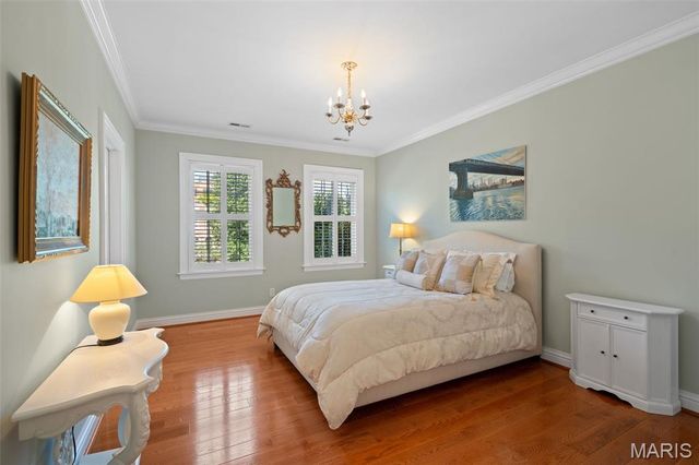 166 N Central Avenue, Clayton, MO 63105