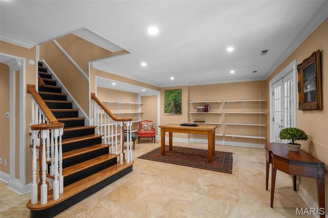 166 N Central Avenue, Clayton, MO 63105