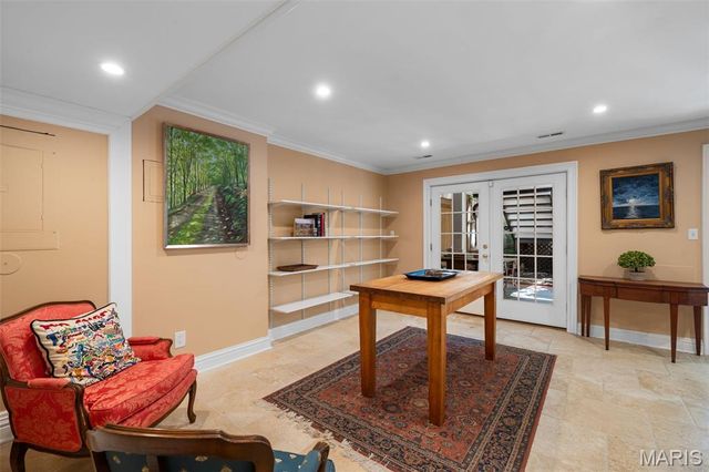 166 N Central Avenue, Clayton, MO 63105