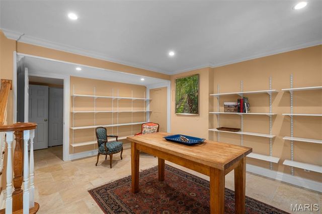 166 N Central Avenue, Clayton, MO 63105